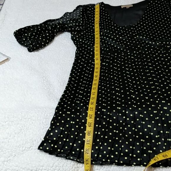 Adorable Black Dress W/ Green Polka Dots And Poofy Slit Half Sleeves - Picture 12 of 15